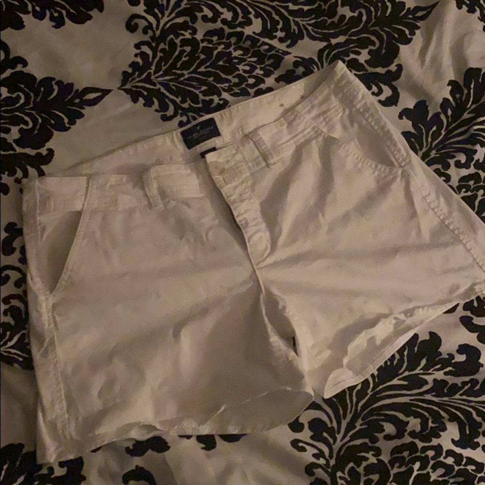 American eagle white chino shorts